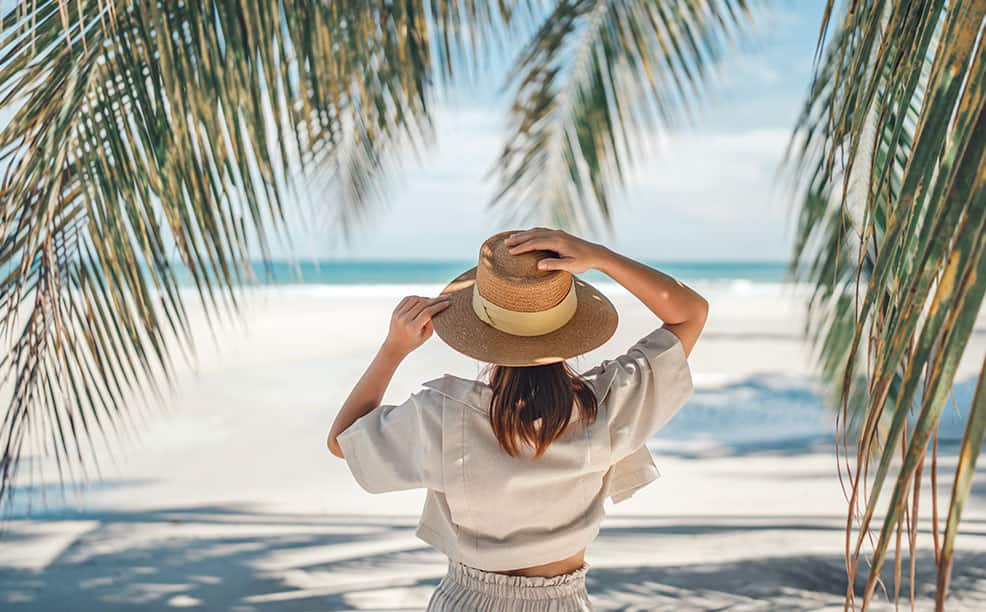 Clientes jugando al golf